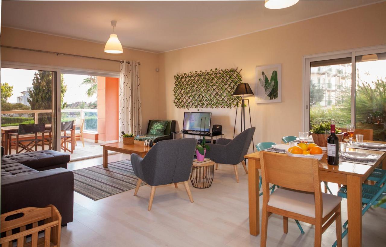 B02 - Fantastic Apartment With Pool Portimão Dış mekan fotoğraf